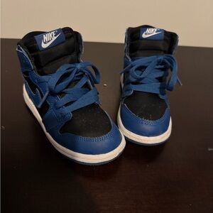 Nike Jordan Kids Sneakers 9c in Blue and Black